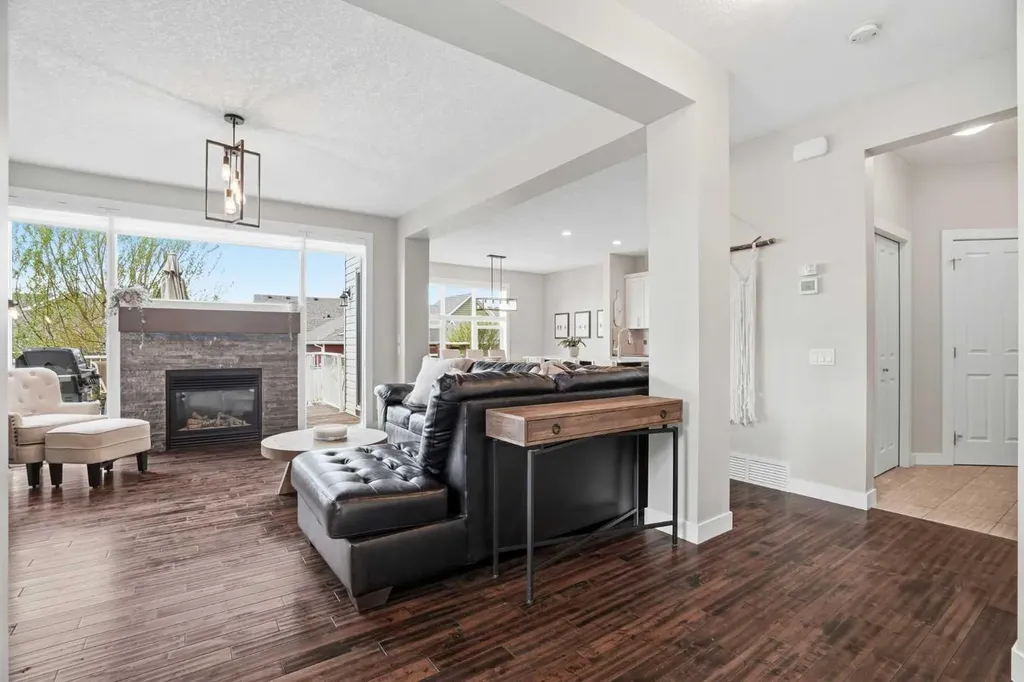 96 Drake Landing Heights Okotoks AB T1S 0M8