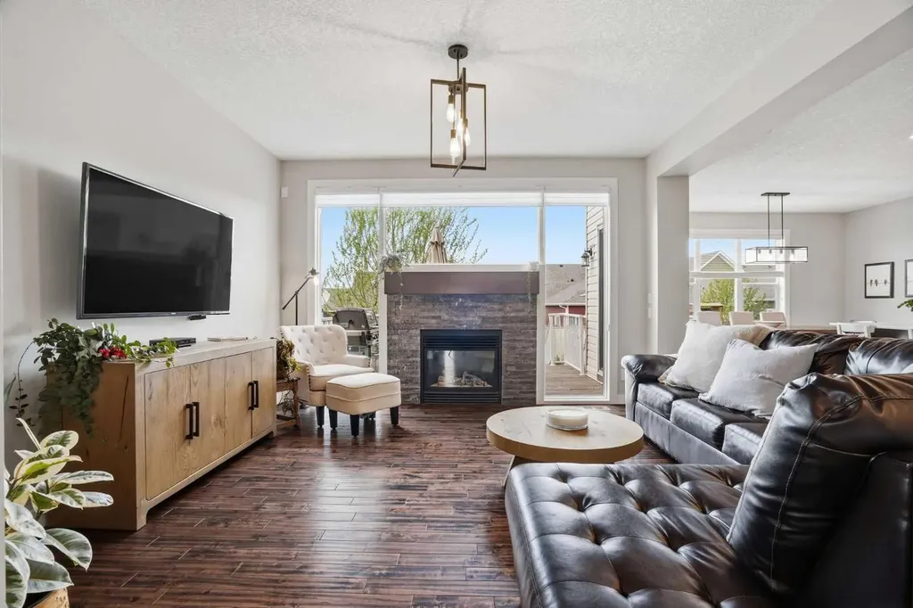 96 Drake Landing Heights Okotoks AB T1S 0M8