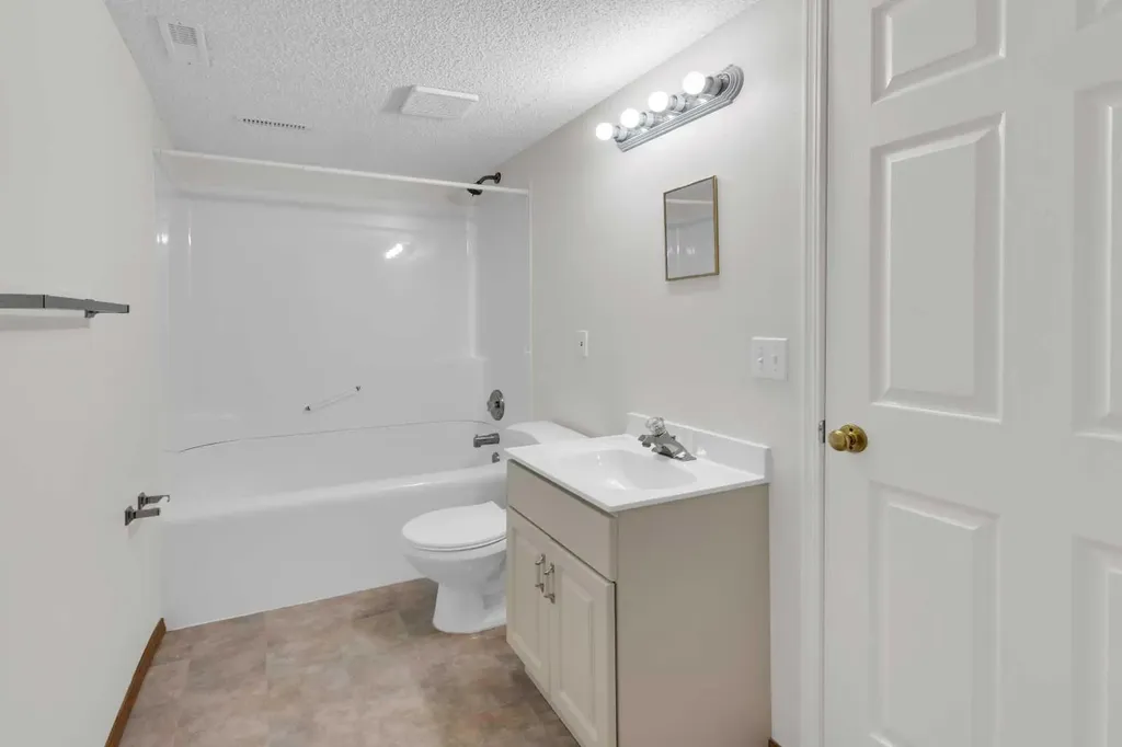 604 Griffin Road W Cochrane AB T4C1X2