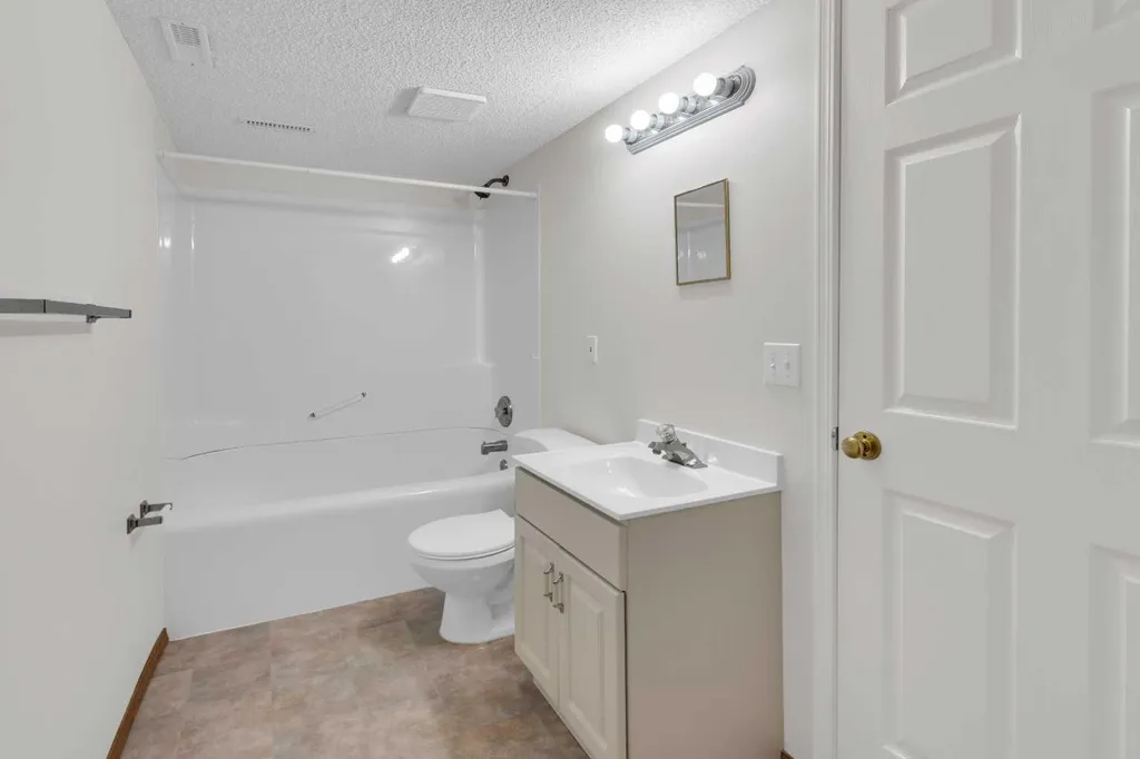 604 Griffin Road W Cochrane AB T4C1X2