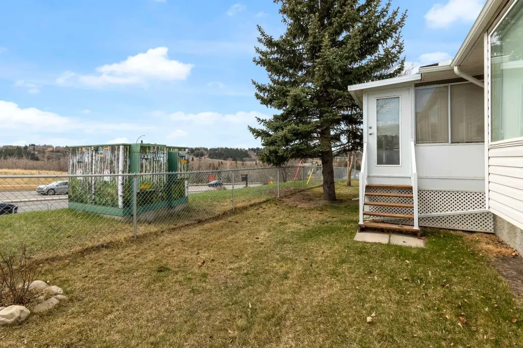 604 Griffin Road W Cochrane AB T4C1X2