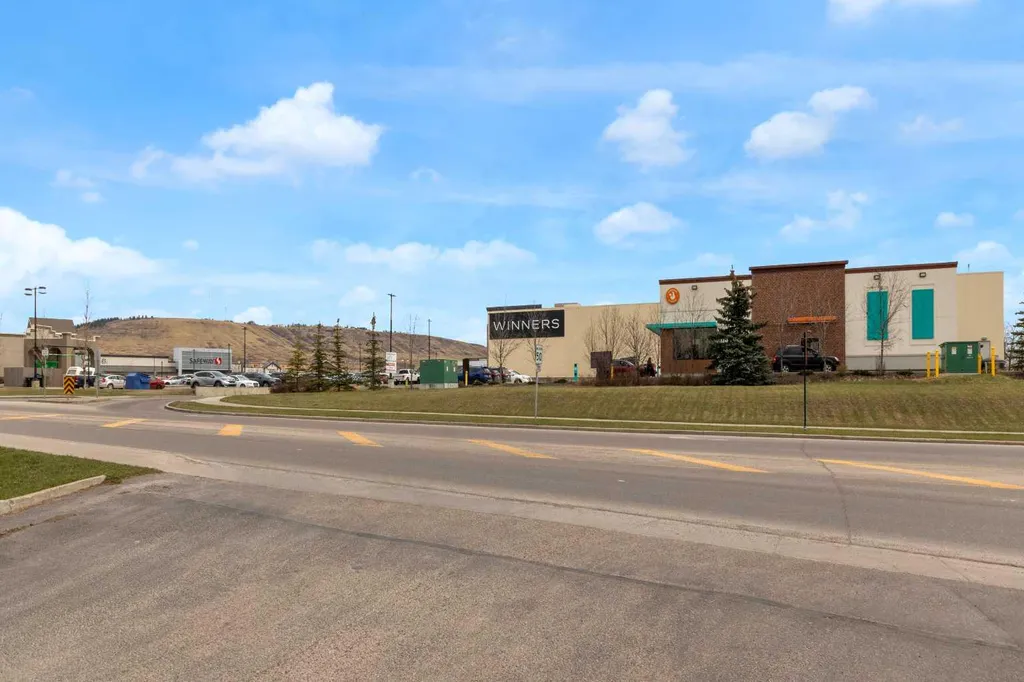604 Griffin Road W Cochrane AB T4C1X2