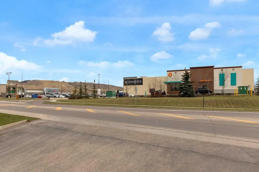 604 Griffin Road W Cochrane AB T4C1X2