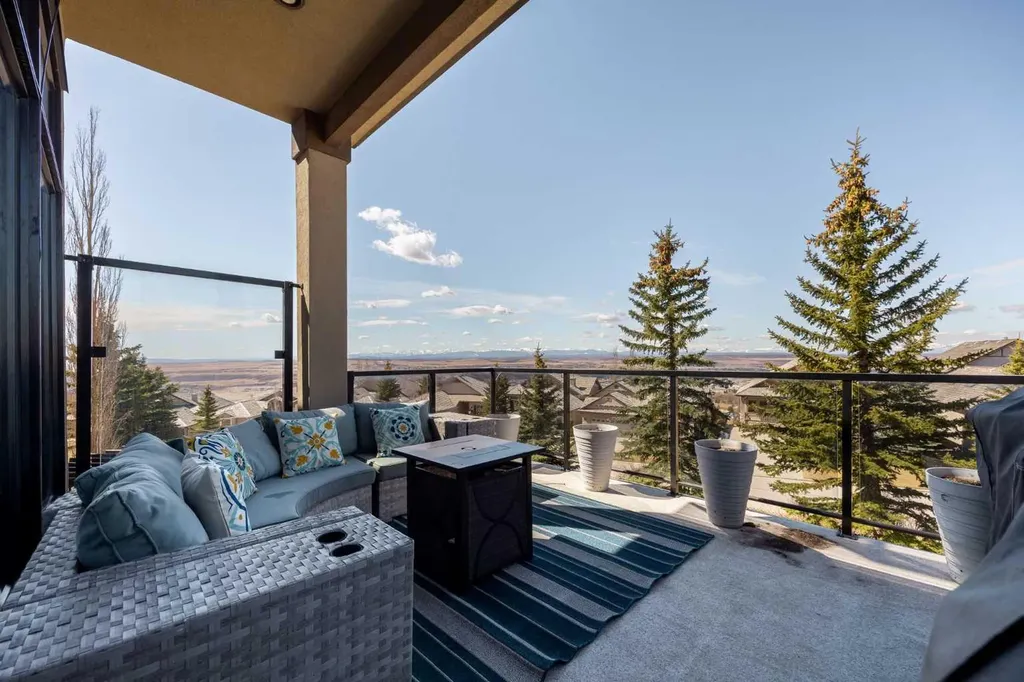 212 Gleneagles Estates Lane Cochrane AB T4C 2H9
