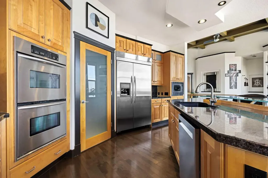 212 Gleneagles Estates Lane Cochrane AB T4C 2H9