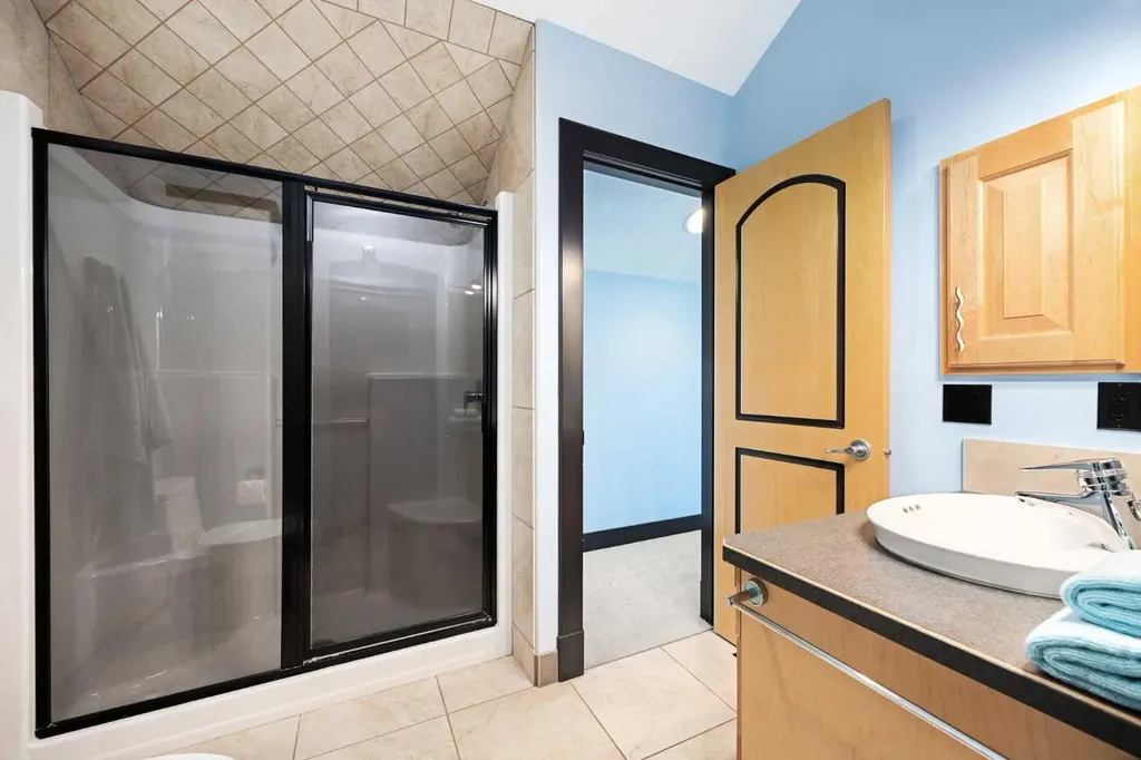 212 Gleneagles Estates Lane Cochrane AB T4C 2H9