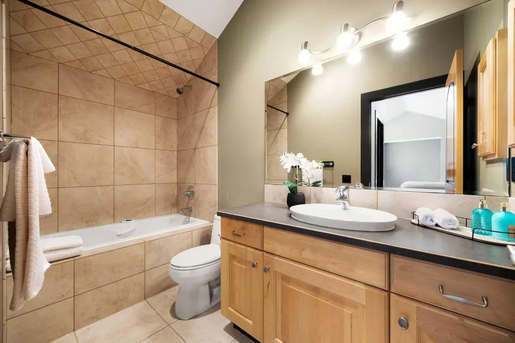 212 Gleneagles Estates Lane Cochrane AB T4C 2H9