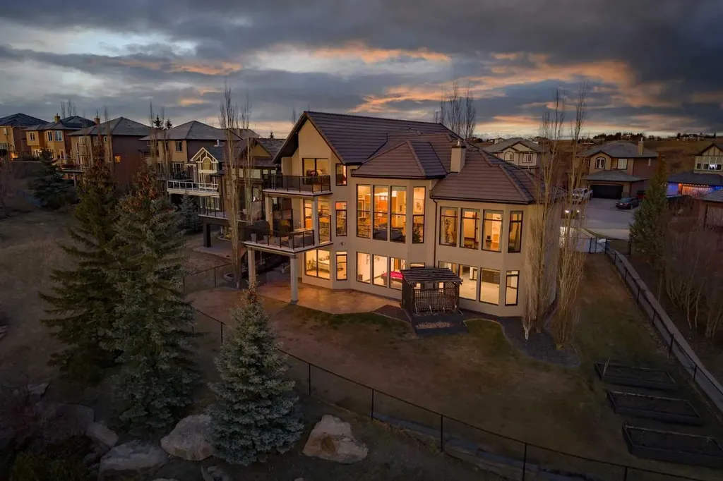 212 Gleneagles Estates Lane Cochrane AB T4C 2H9