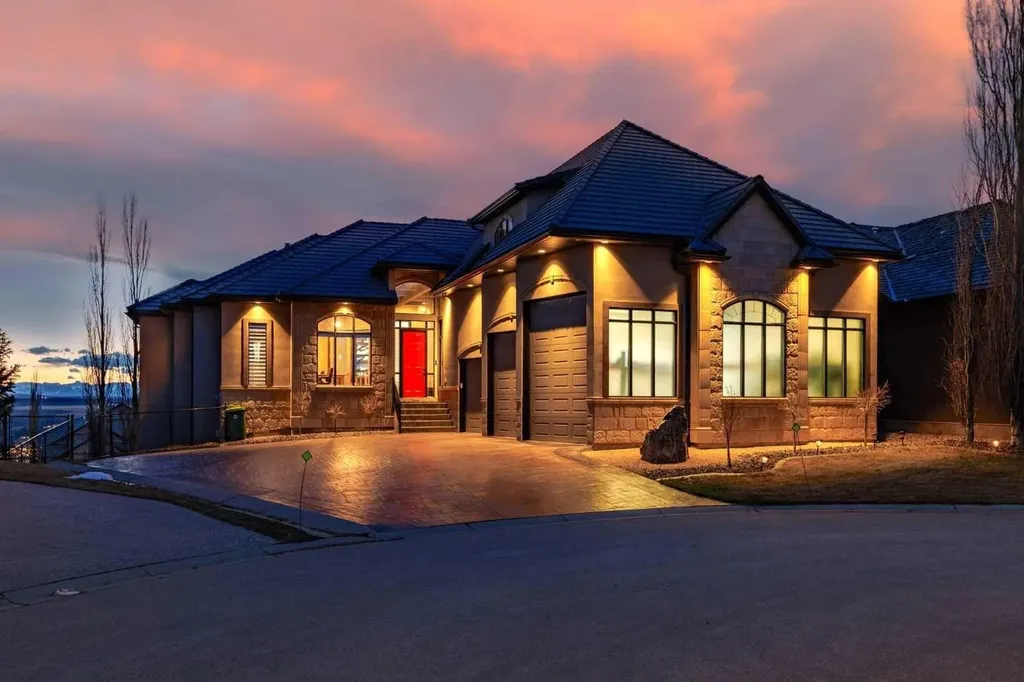 212 Gleneagles Estates Lane Cochrane AB T4C 2H9