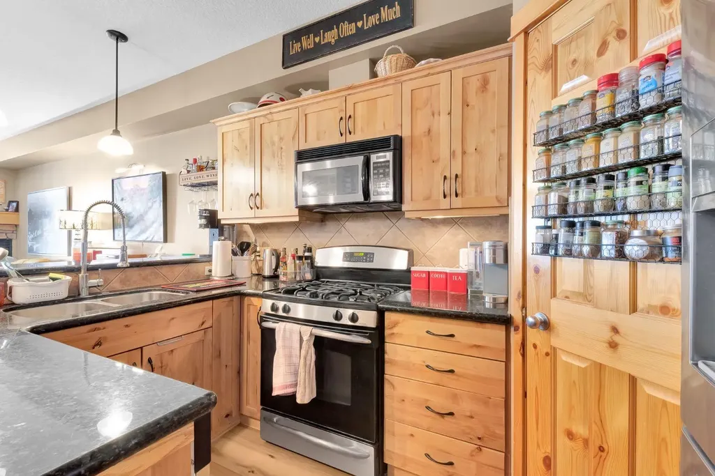 107 Armstrong Place Canmore AB T1W3M1