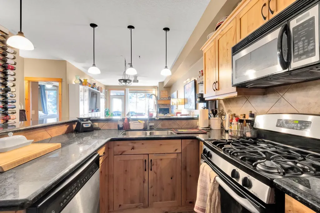 107 Armstrong Place Canmore AB T1W3M1