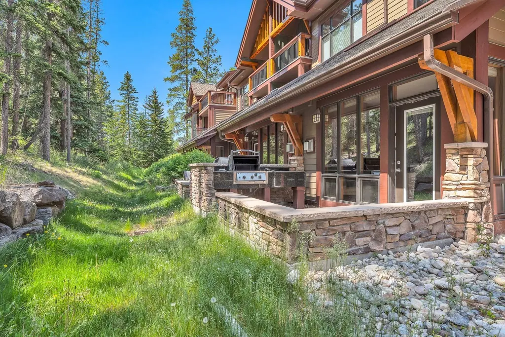 107 Armstrong Place Canmore AB T1W3M1