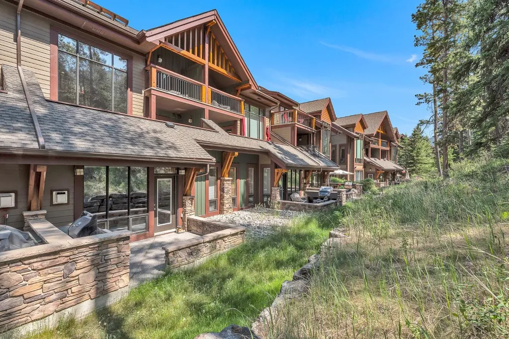 107 Armstrong Place Canmore AB T1W3M1