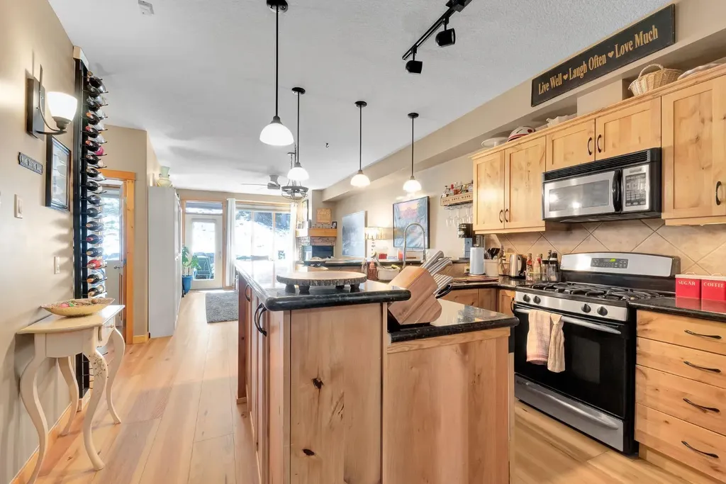 107 Armstrong Place Canmore AB T1W3M1