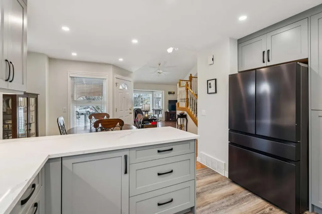26 Quigley Drive Cochrane AB T4C 1M2