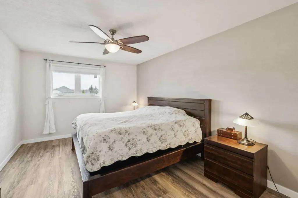 26 Quigley Drive Cochrane AB T4C 1M2