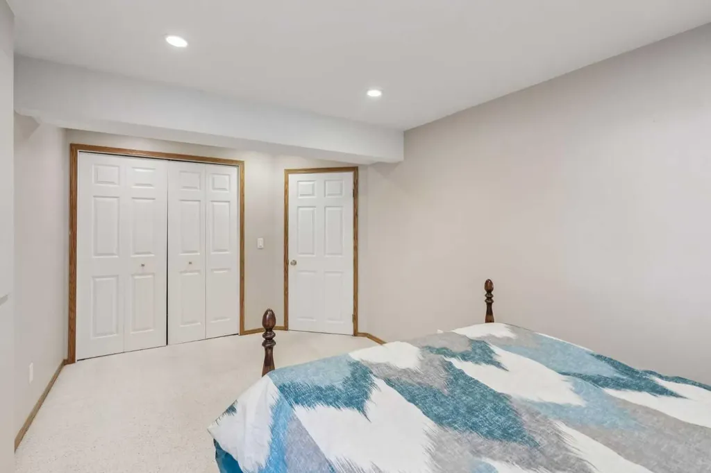 26 Quigley Drive Cochrane AB T4C 1M2
