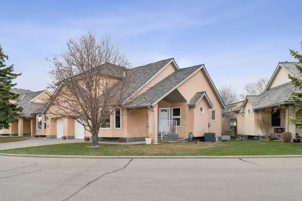 26 Quigley Drive Cochrane AB T4C 1M2