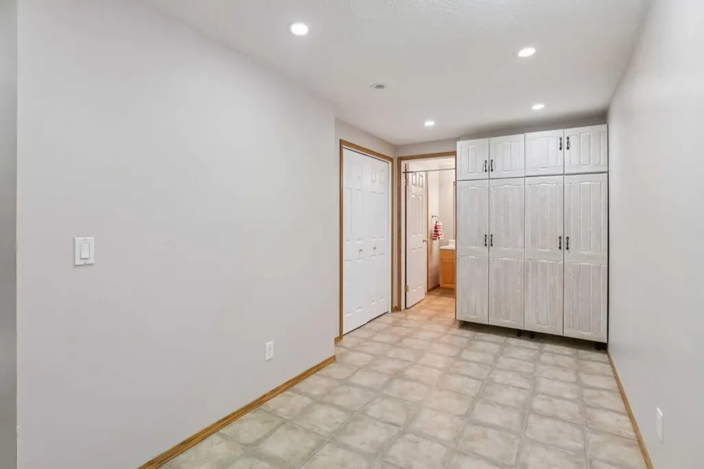 26 Quigley Drive Cochrane AB T4C 1M2