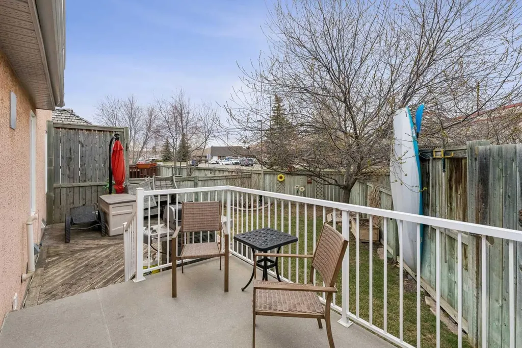 26 Quigley Drive Cochrane AB T4C 1M2