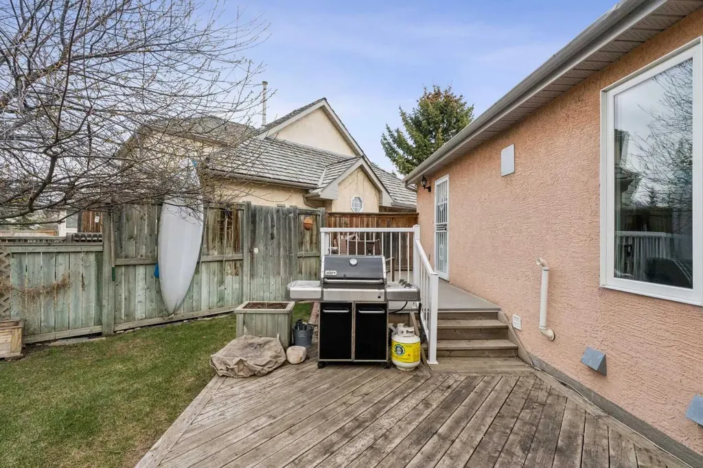 26 Quigley Drive Cochrane AB T4C 1M2