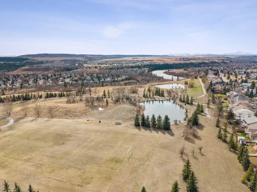 26 Quigley Drive Cochrane AB T4C 1M2