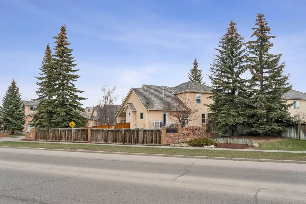 26 Quigley Drive Cochrane AB T4C 1M2