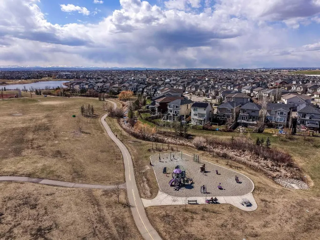 6603 New Brighton Avenue SE Calgary AB T2Z 5E5
