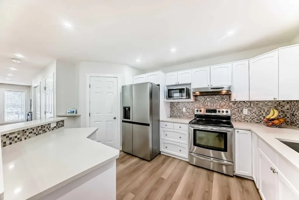 170 Country Hills Heights Calgary AB T3K 5C6