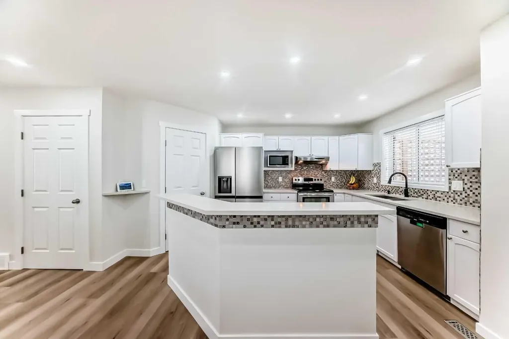 170 Country Hills Heights Calgary AB T3K 5C6