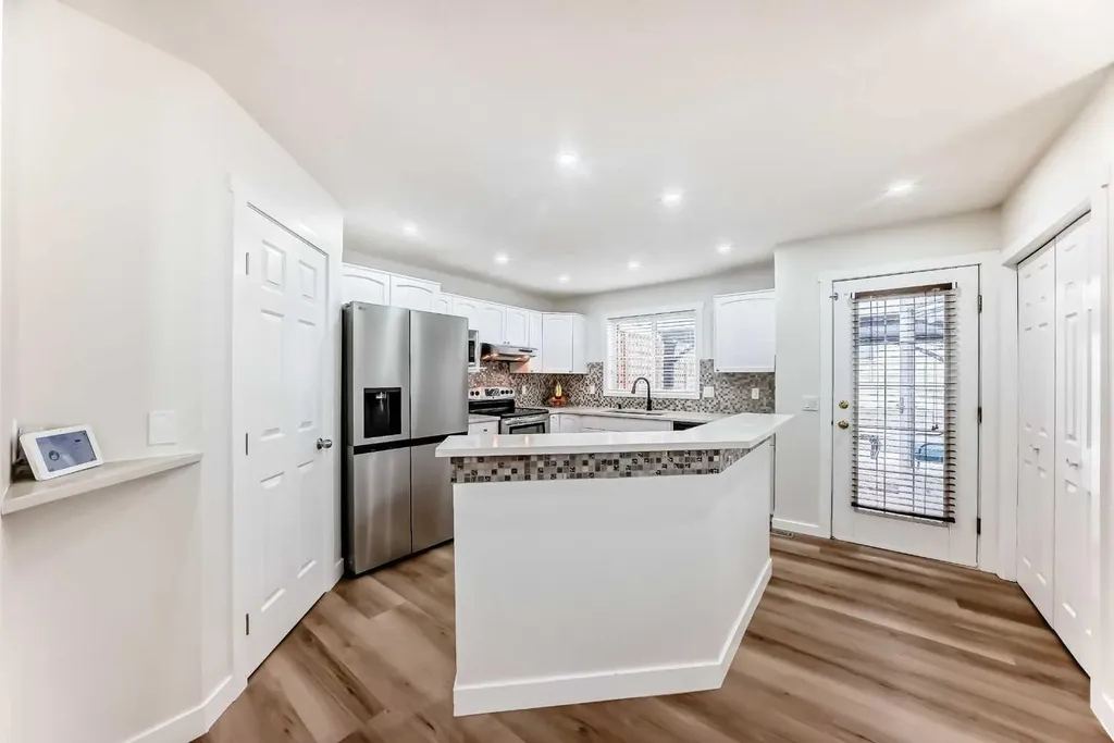 170 Country Hills Heights Calgary AB T3K 5C6
