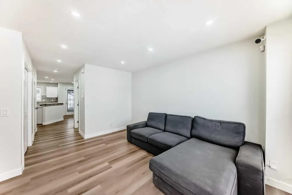 170 Country Hills Heights Calgary AB T3K 5C6