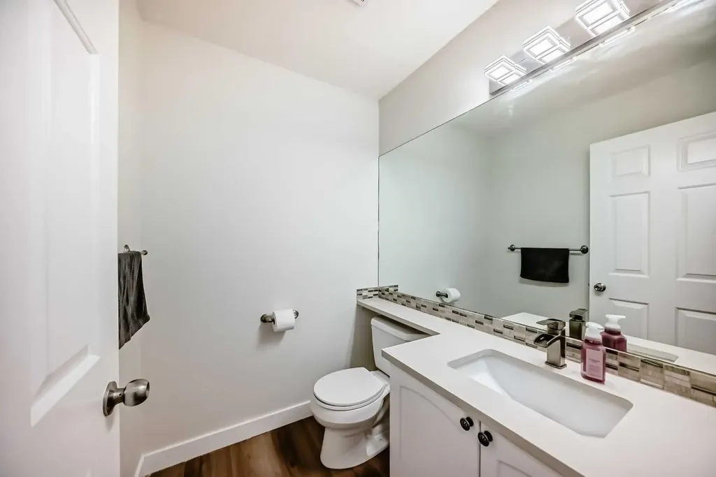 170 Country Hills Heights Calgary AB T3K 5C6