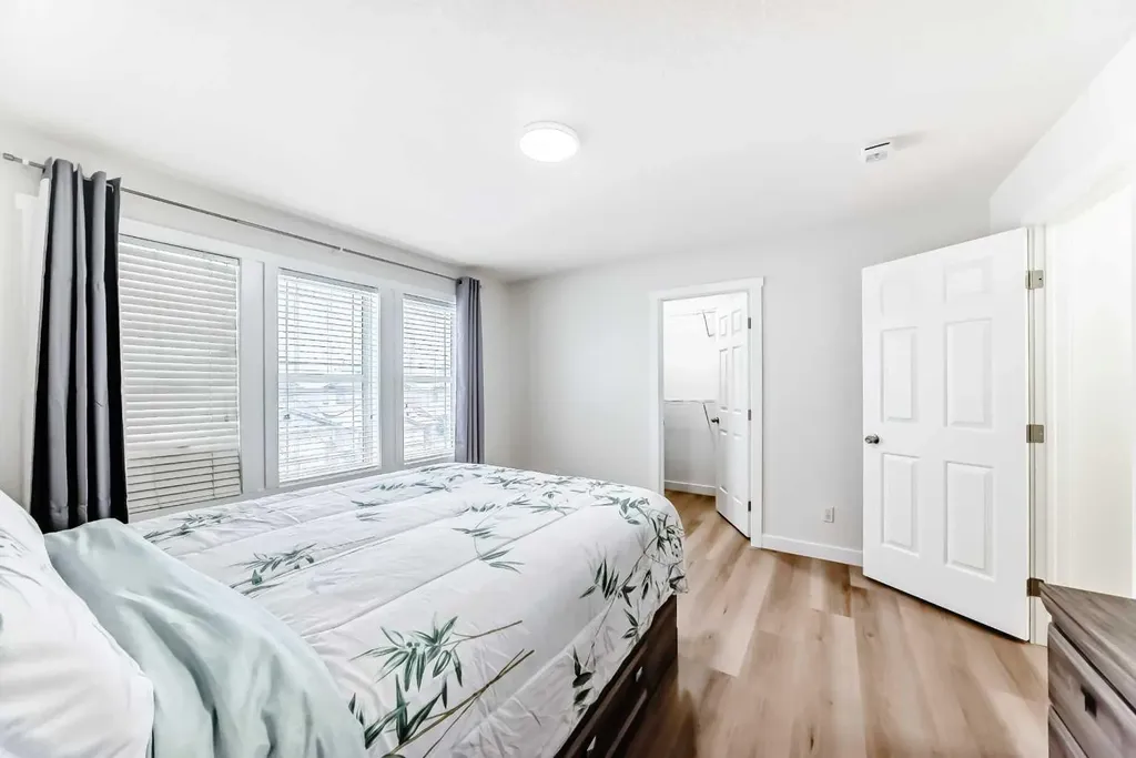 170 Country Hills Heights Calgary AB T3K 5C6