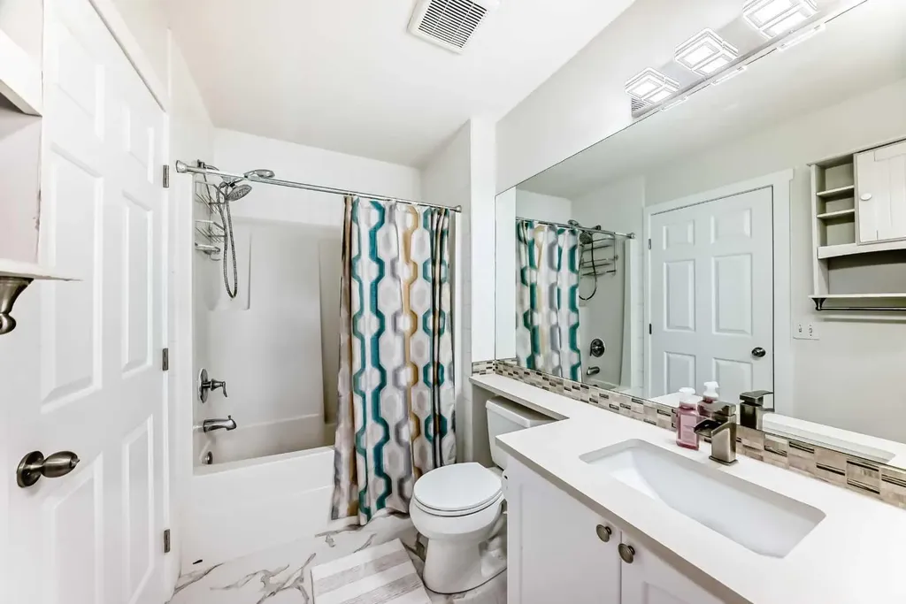 170 Country Hills Heights Calgary AB T3K 5C6