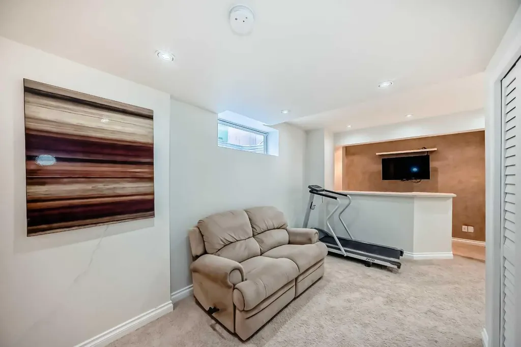 170 Country Hills Heights Calgary AB T3K 5C6