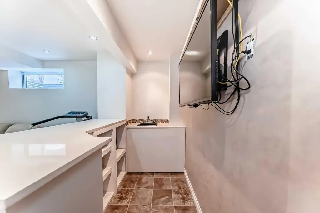 170 Country Hills Heights Calgary AB T3K 5C6