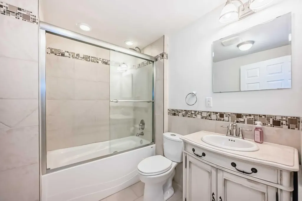 170 Country Hills Heights Calgary AB T3K 5C6