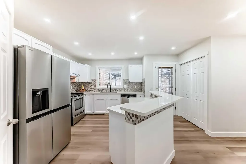 170 Country Hills Heights Calgary AB T3K 5C6