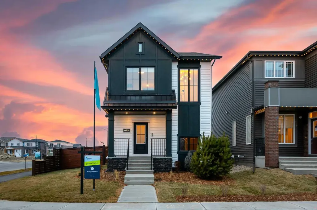 902 Chinook Winds Meadow SW Airdrie AB T4B 5P7