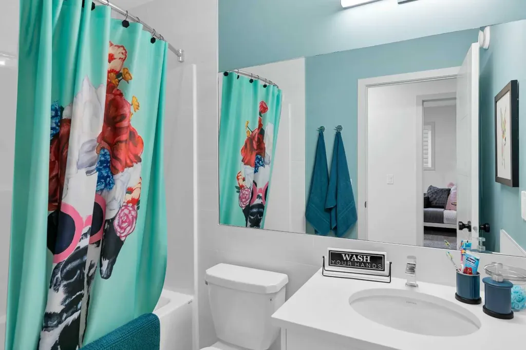 902 Chinook Winds Meadow SW Airdrie AB T4B 5P7