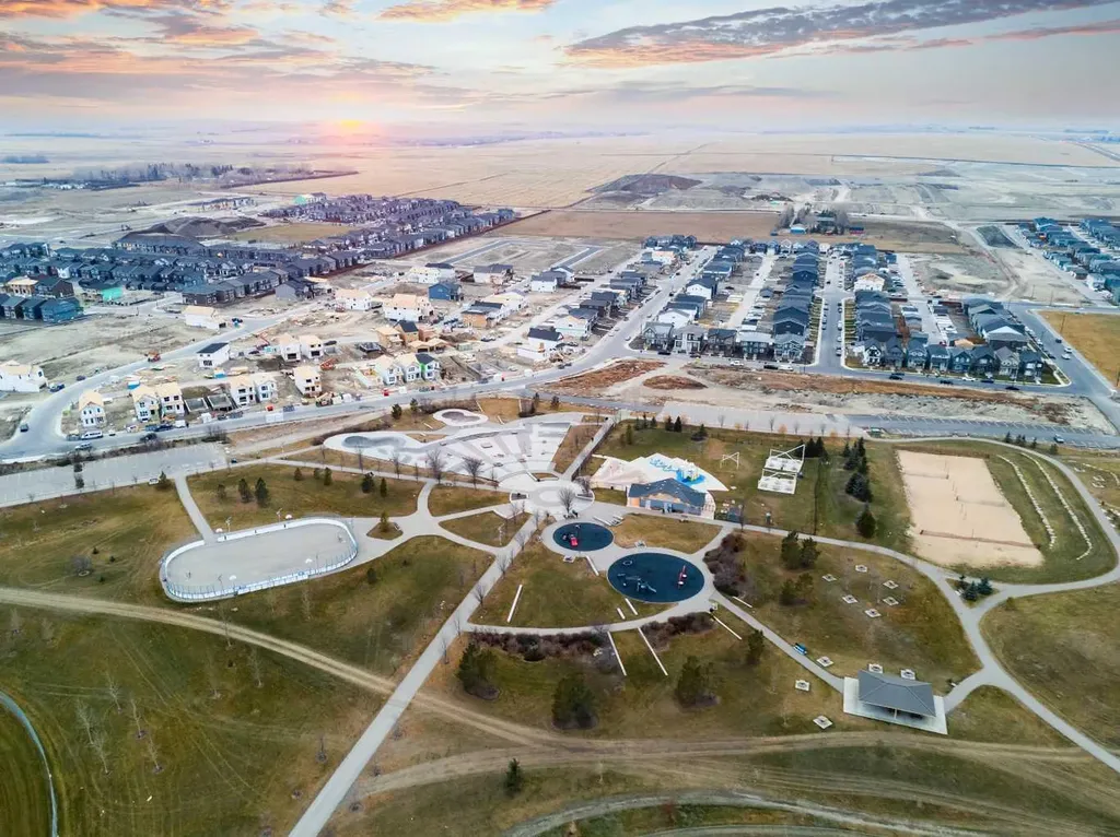 902 Chinook Winds Meadow SW Airdrie AB T4B 5P7