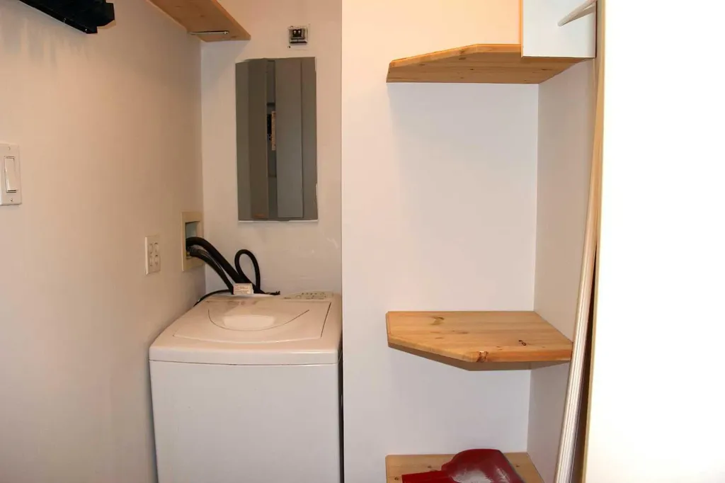 30 Mchugh Court NE Calgary AB T2E 7X3