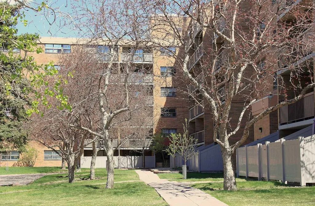 30 Mchugh Court NE Calgary AB T2E 7X3