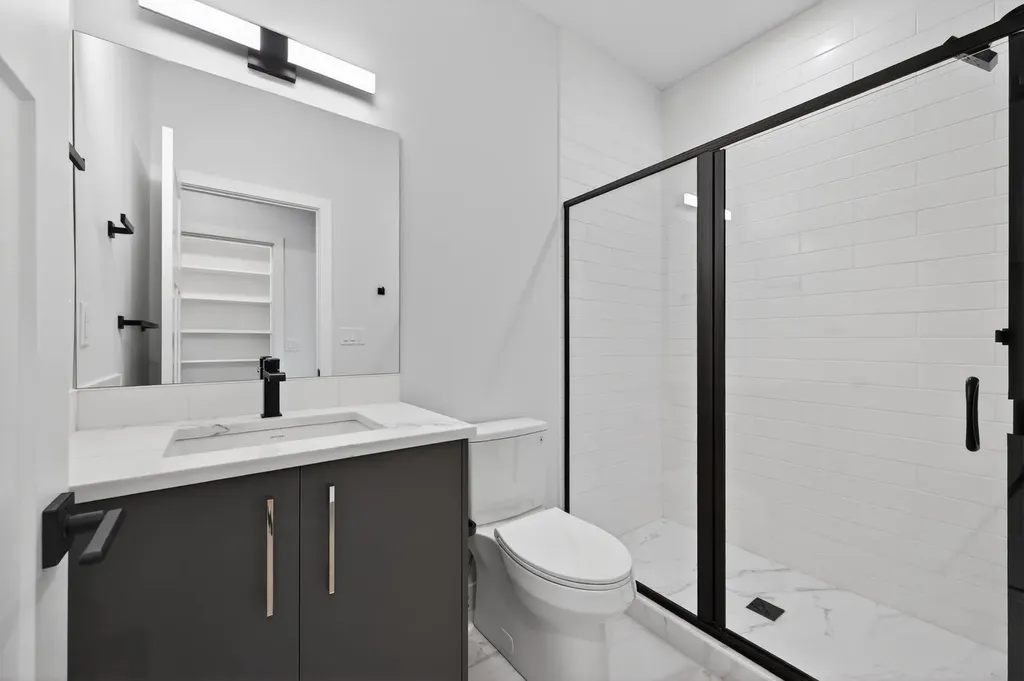 709 Dawson Common Chestermere AB T1X 1Z7