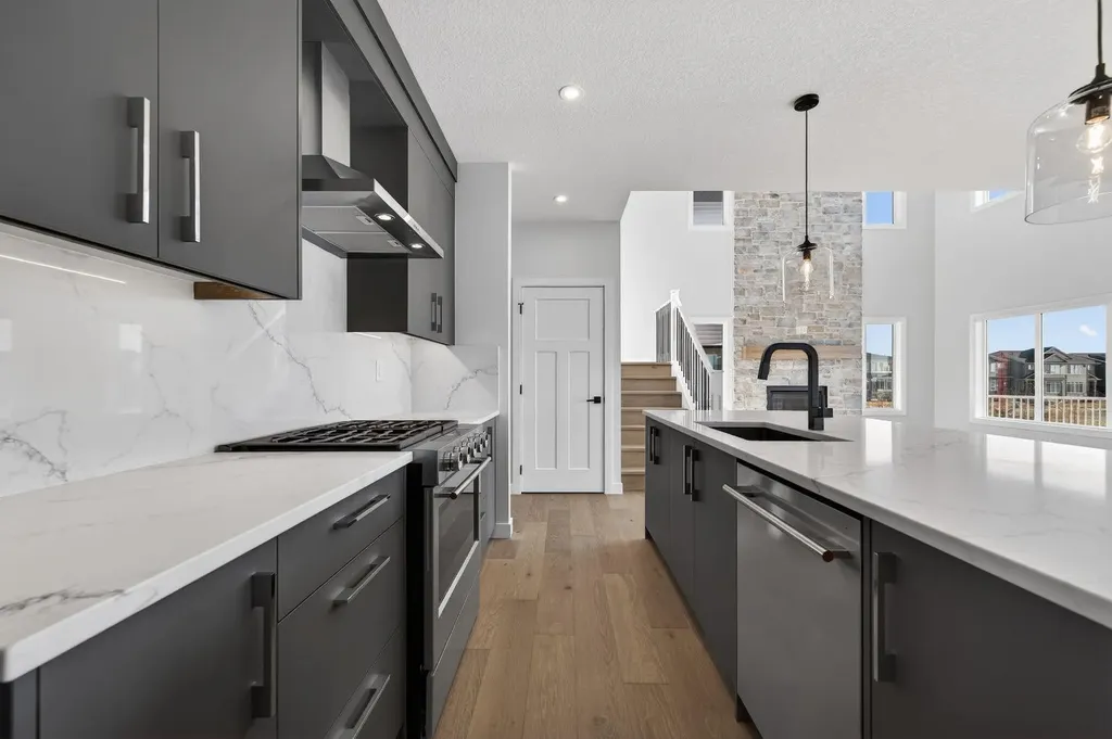 709 Dawson Common Chestermere AB T1X 1Z7