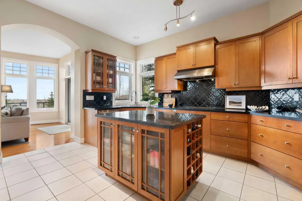 65 Tusslewood Heights NW Calgary AB T3L2M7
