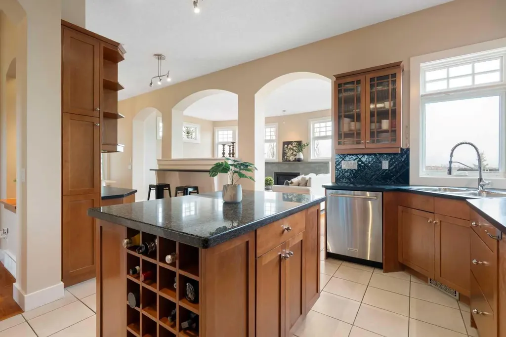 65 Tusslewood Heights NW Calgary AB T3L2M7