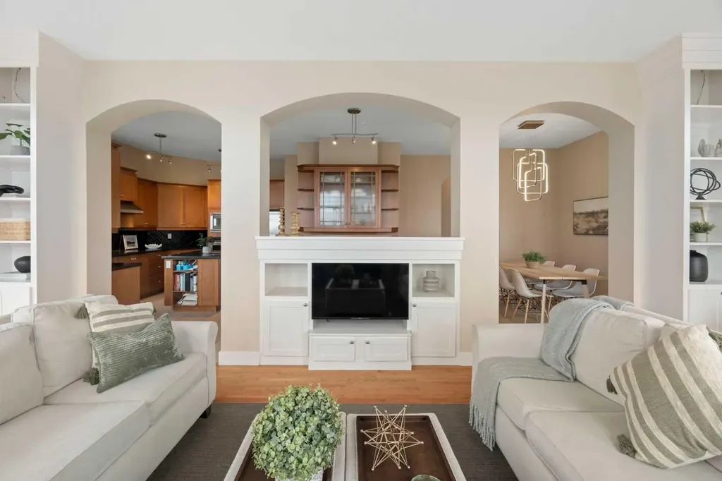 65 Tusslewood Heights NW Calgary AB T3L2M7