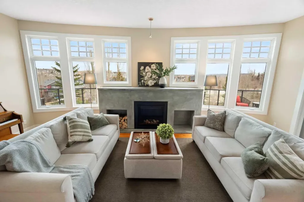 65 Tusslewood Heights NW Calgary AB T3L2M7